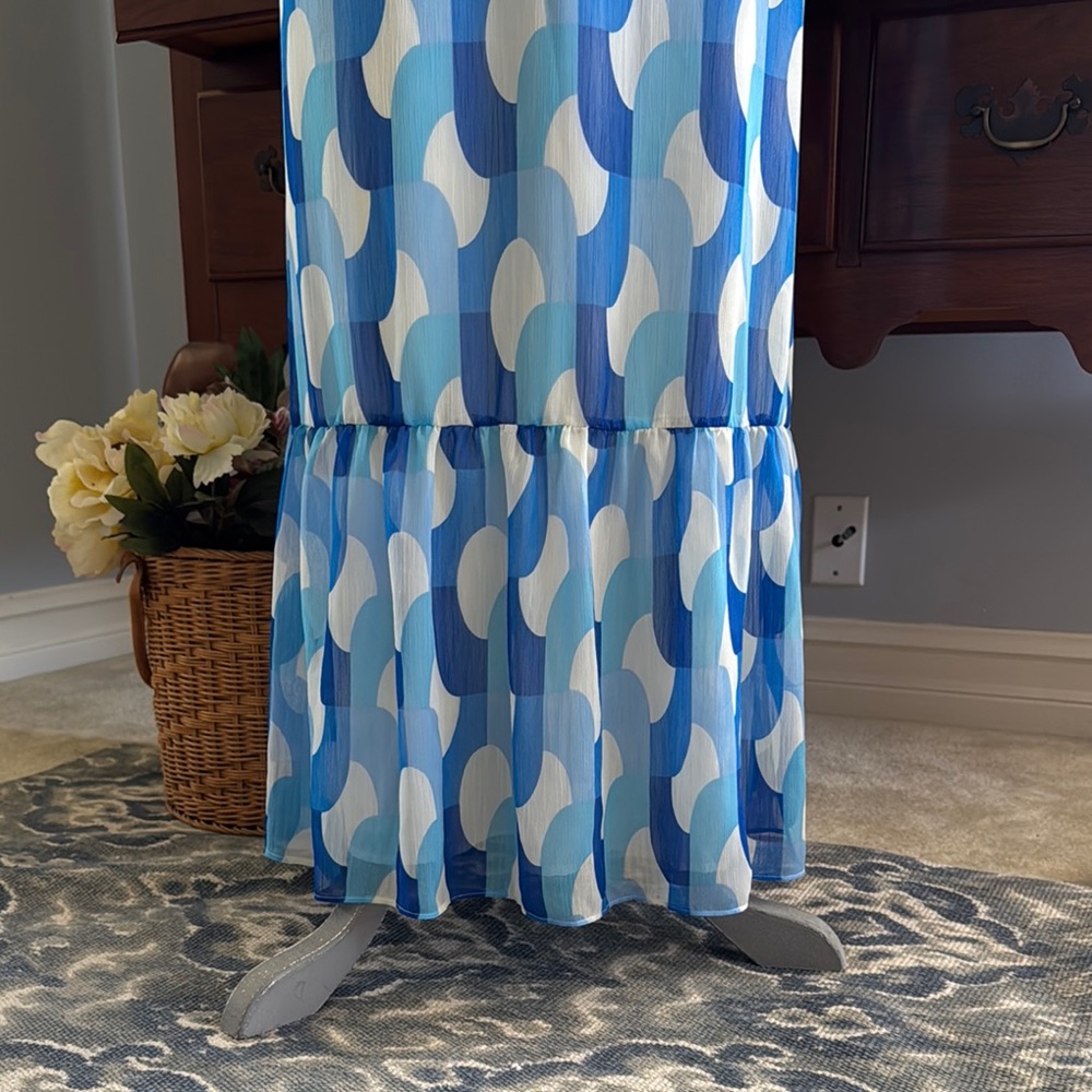 Donna Morgan Blue and White Patterned Dress Size 12 - Picture 9 of 14